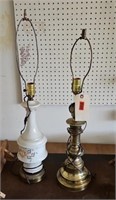 (2) TABLE LAMPS: BRASS & POTTERY
