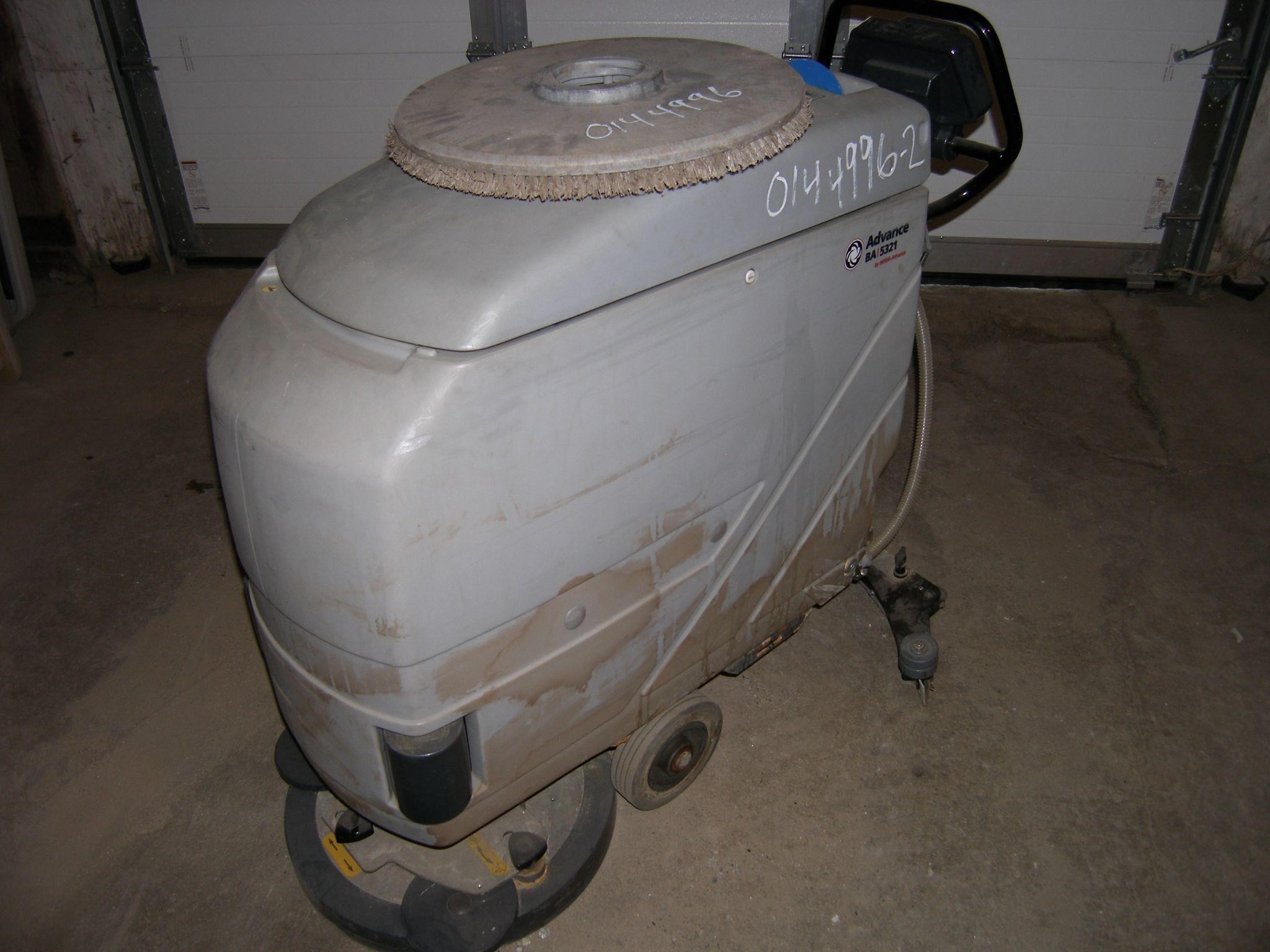 ADVANCE BA5321 Floor Scrubber