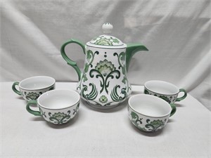 Teapot & Cups