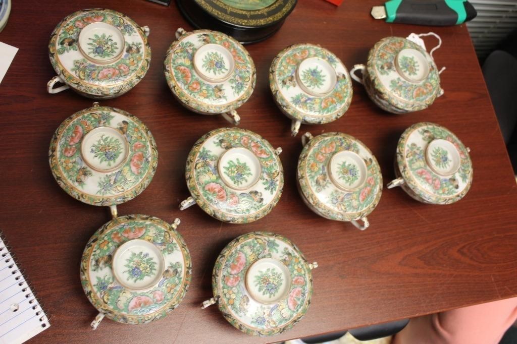 Set of 10 Chinese Rose Medallion Cups and Lids