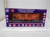 RMT By Aristo American Railroad Covered Hopper