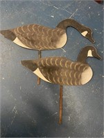 S/2 Vintage Wooden Geese Lawn Decor