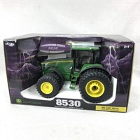 ERTL 1/16th Scale John Deere 8530