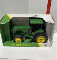 1/16 John Deere 8300 in box