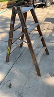 4 foot wooden ladder