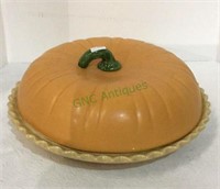 Ceramic pumpkin pie themed pie plate with