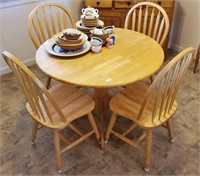 Nice Pine Drop Leaf  Dining Table With 4 Chairs