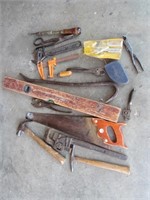 hammer,level,saw & hand tools