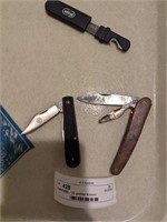 (3) pocket Knives