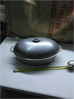 Aluminum roasting pan