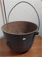 CAST IRON FOOTED KETTLE POT