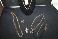 LOT OF GOLD JEWLERY