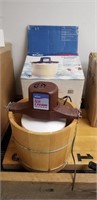 Rival Ice cream maker electric 5qt works great