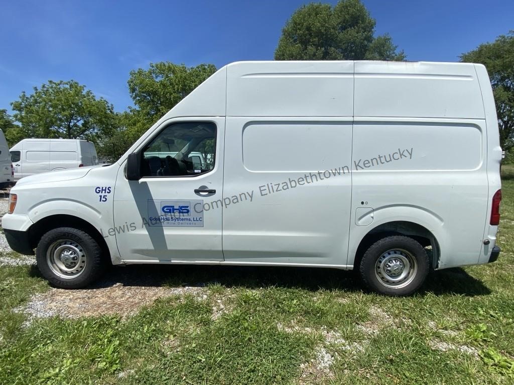 2017 Nissan NV2500HR Van. 136756 miles. Starts,