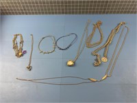 VARIOUS WOMEN'S COSTUME JEWLERY