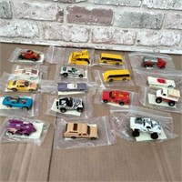 (17 PCS) COLLECTIBLE CARS & TRUCKS