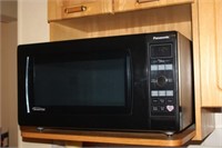 Panasonic Microwave Inverter 22x18