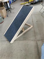 Brand New Pet Ramp.  Adjustable Height 11"up to