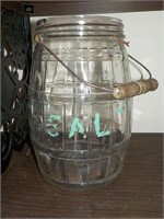 bail handle 9" jar, chip
