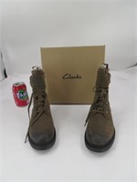 Clarks, bottes neuves pour femme gr 7