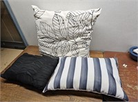 Cushion / Pillows - comfort & decor