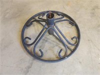 Metal umbrella holder