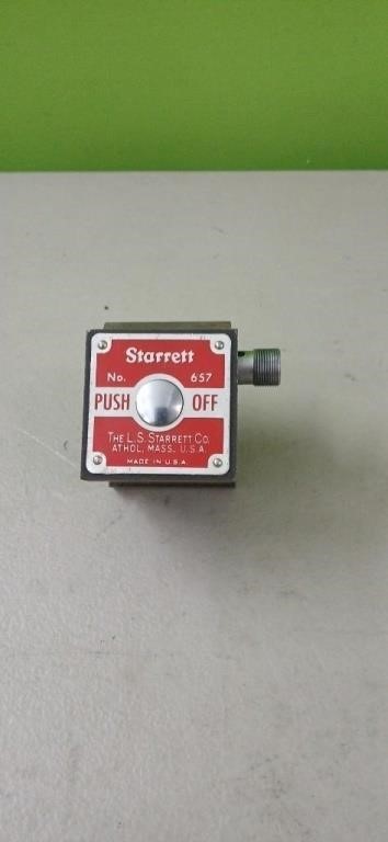 Starrett  #657  Magnetic Base Indicator