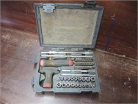 SOCKET SET