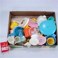 Vintage Children’s Plastic Dishes