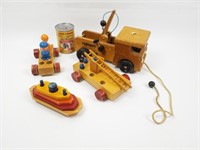 4 jouets en bois dont 1 camion Playskool, abimé