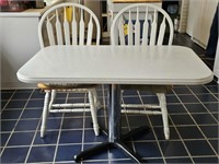 NICE KITCHEN TABLE W/2 BENT WOOD CHAIRS