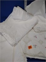 Lace table cloth napkins linens