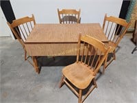 Fold Out Leaf Table w/ 4 Chairs