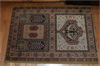 38" x 27" woll Bird motif rug