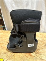 United Ortho fracture boot sz xs