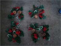 Box Of 12 Pine Cone Red Berries Centerpiece Deco