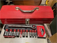 Metal toolbox with ratchet set and accessories