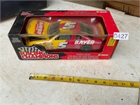 NASCAR Die Cast 1:18 No 5 BAYER