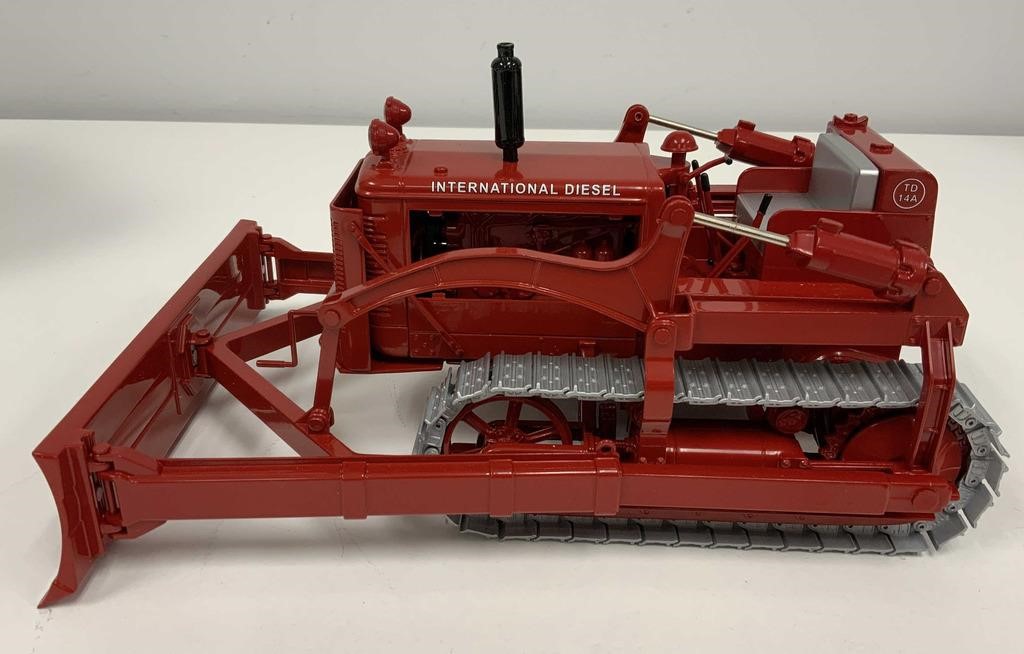 International Harvester TD-14 Crawler w/Blade