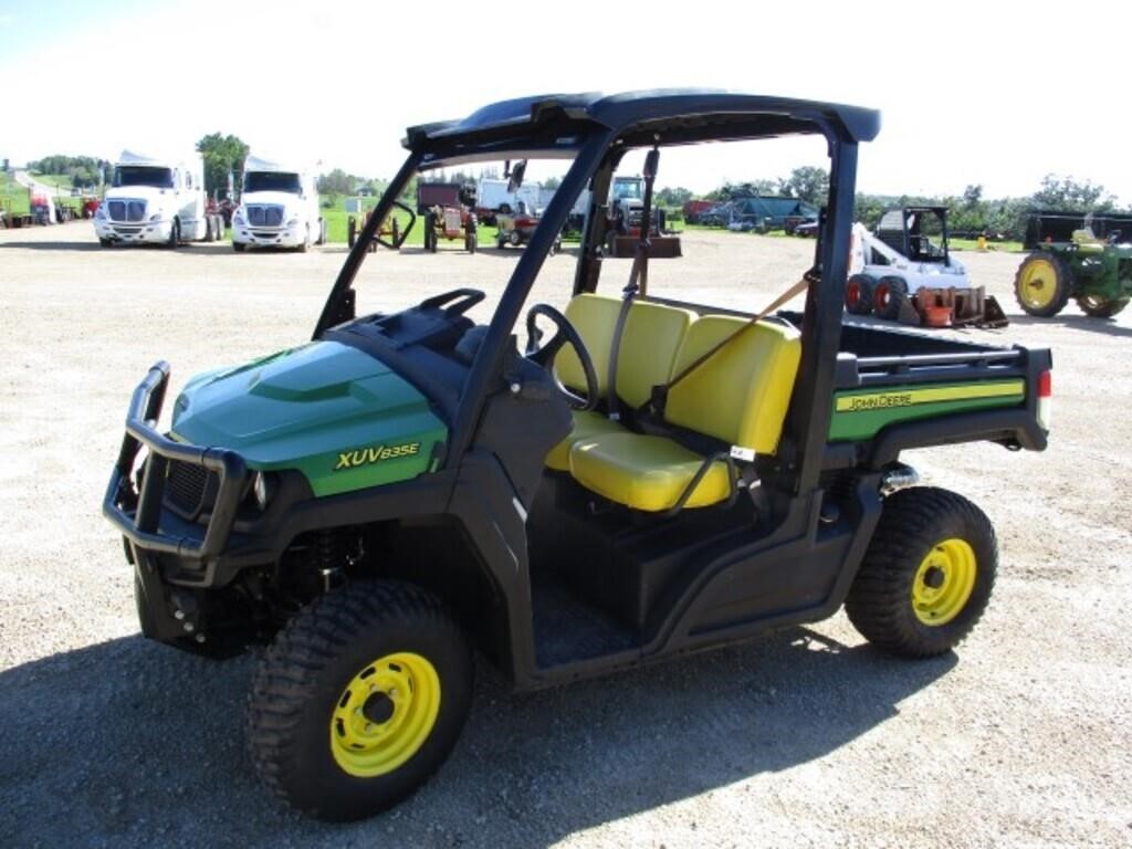 2019 John Deere XUV 835E Gator, 4x4, 350 miles,