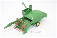 1/16 Scale No.12A Pull Behind Combine