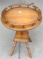 Vintage maple pedestal table