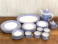31 pcs Fitz and Floyd Les Bands in glaze Blue
