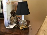 PINEAPPLE BOOK HOLDERS, 2 BOOKS, LAMP