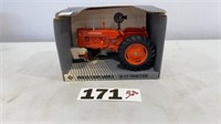 SCALE MODELSALLIS CHALMERS D17 TRACTOR TOY
