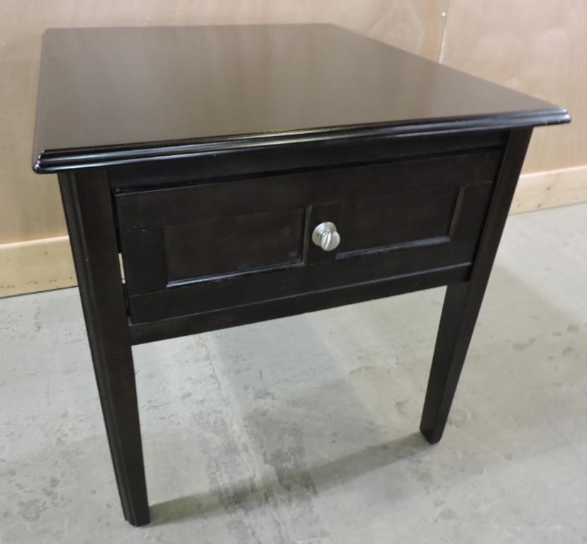 SIGNATURE DESIGN FOR ASHLEY FURNITURE END TABLE