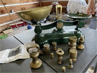 VINTAGE BOOTS SCALE WITH ALL WEIGHTS