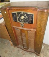 Zenith Rotor Wave magnet floor model radio.