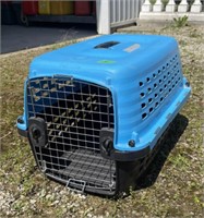 Small Petmate pet carrier