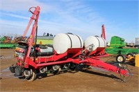 2008 White 8100 Planter #U0800127